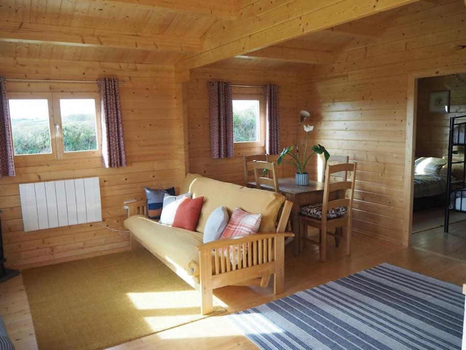 Ty Twt Villa Carmarthen Bagian luar foto