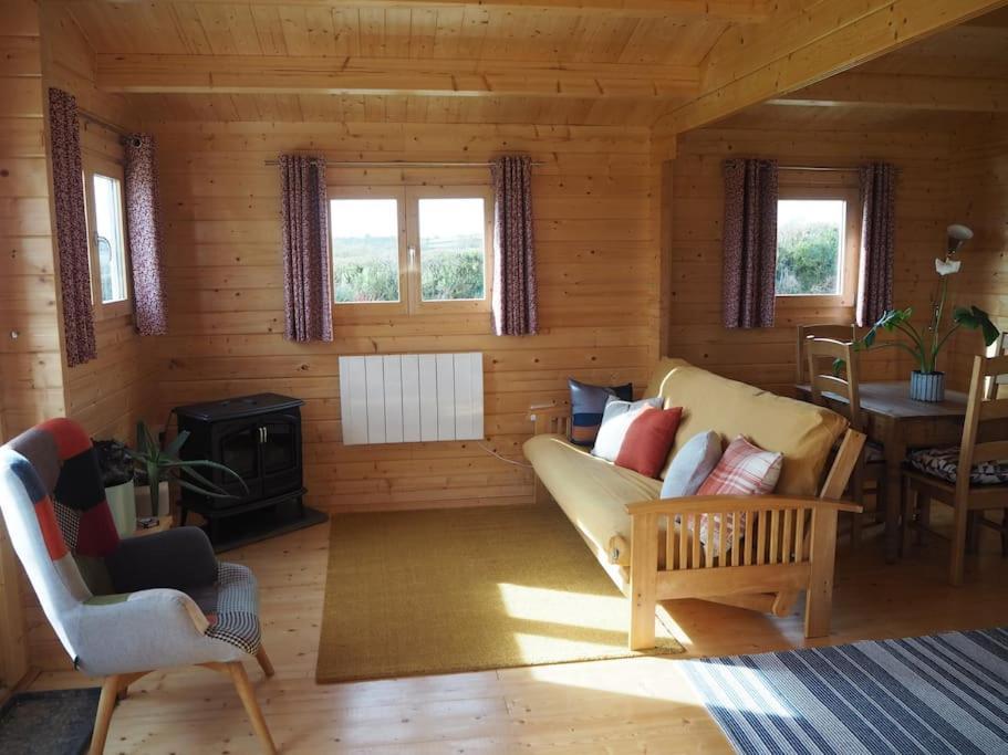Ty Twt Villa Carmarthen Bagian luar foto